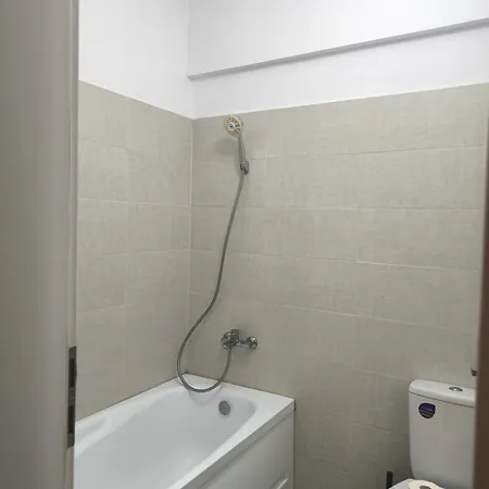 George's 3 Apartment